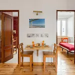 Penha De Franca's Viewpoint Duplex Apartment Lisbon